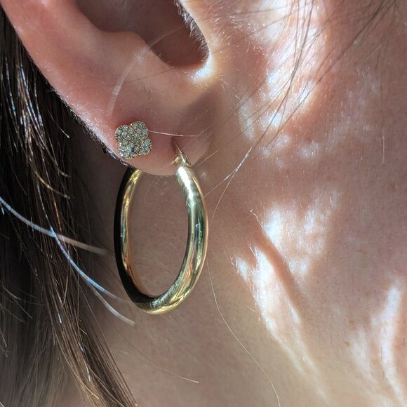 14k yellow gold and diamond clover studs - Picture 2 of 2